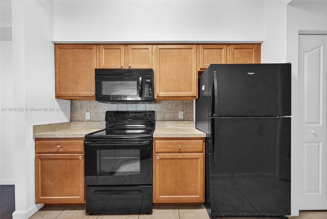 For Sale: $349,000 (2 beds, 2 baths, 1213 Square Feet)