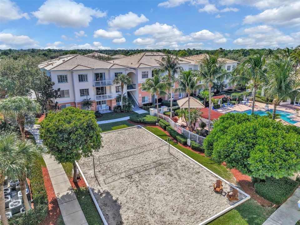 For Sale: $349,000 (2 beds, 2 baths, 1213 Square Feet)