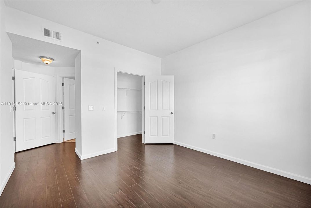 For Sale: $349,000 (2 beds, 2 baths, 1213 Square Feet)
