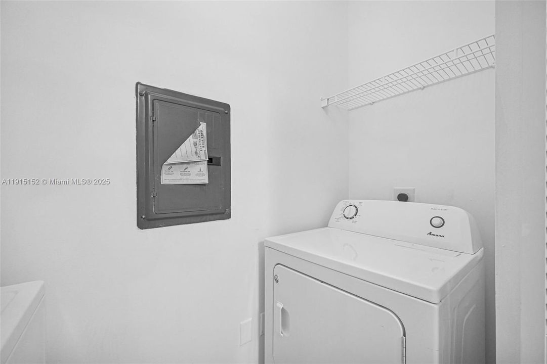 For Sale: $349,000 (2 beds, 2 baths, 1213 Square Feet)