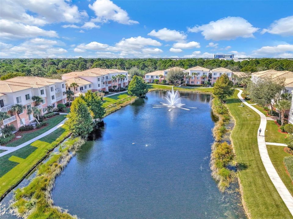 For Sale: $349,000 (2 beds, 2 baths, 1213 Square Feet)