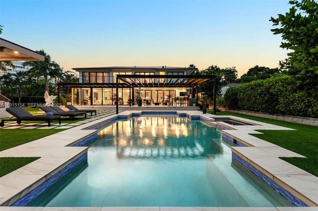 For Sale: $10,750,000 (5 beds, 6 baths, 6162 Square Feet)