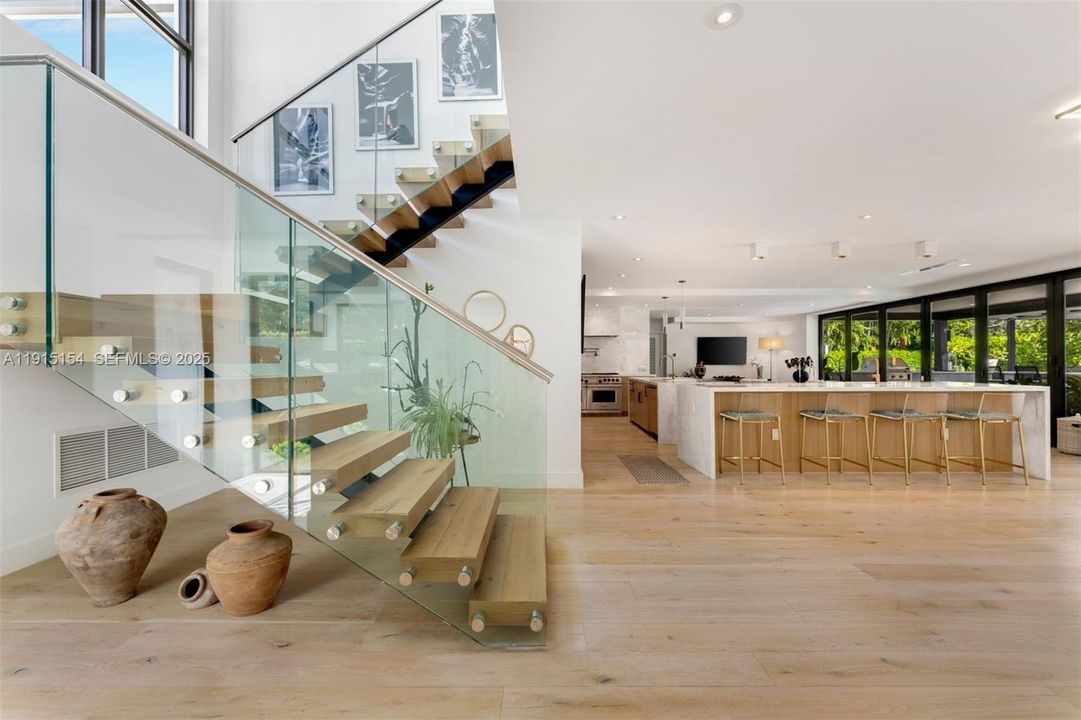 For Sale: $10,750,000 (5 beds, 6 baths, 6162 Square Feet)