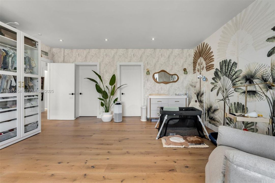 For Sale: $10,750,000 (5 beds, 6 baths, 6162 Square Feet)