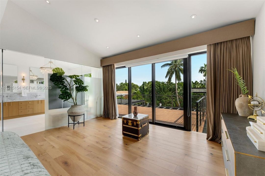 For Sale: $10,750,000 (5 beds, 6 baths, 6162 Square Feet)