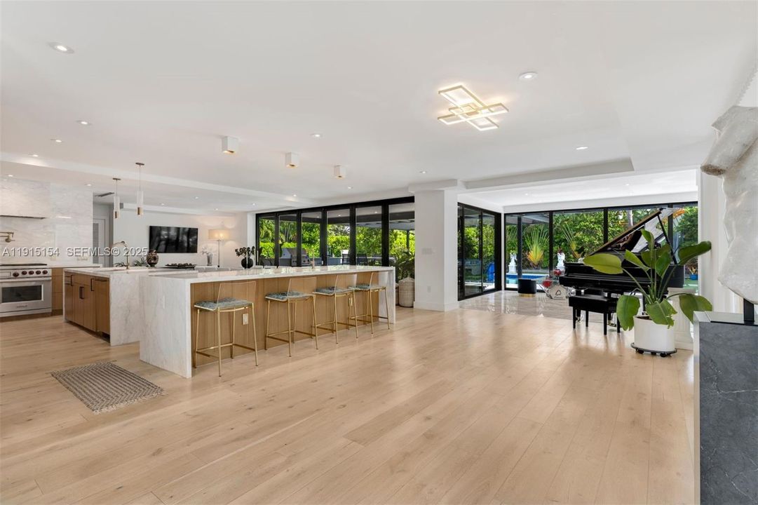 For Sale: $10,750,000 (5 beds, 6 baths, 6162 Square Feet)