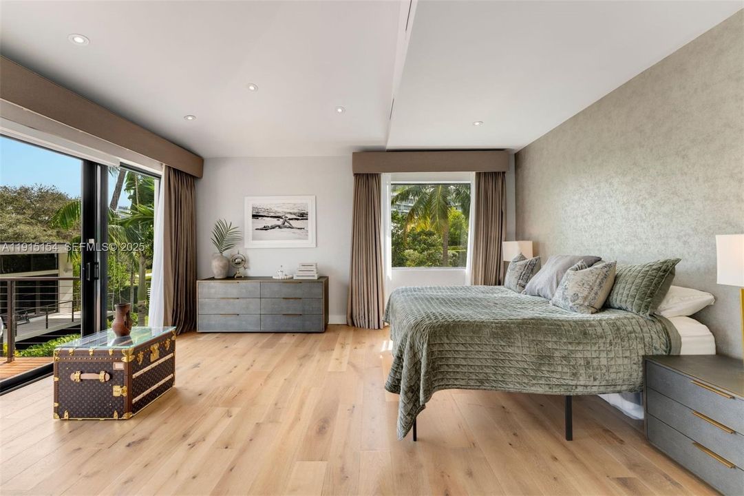 For Sale: $10,750,000 (5 beds, 6 baths, 6162 Square Feet)