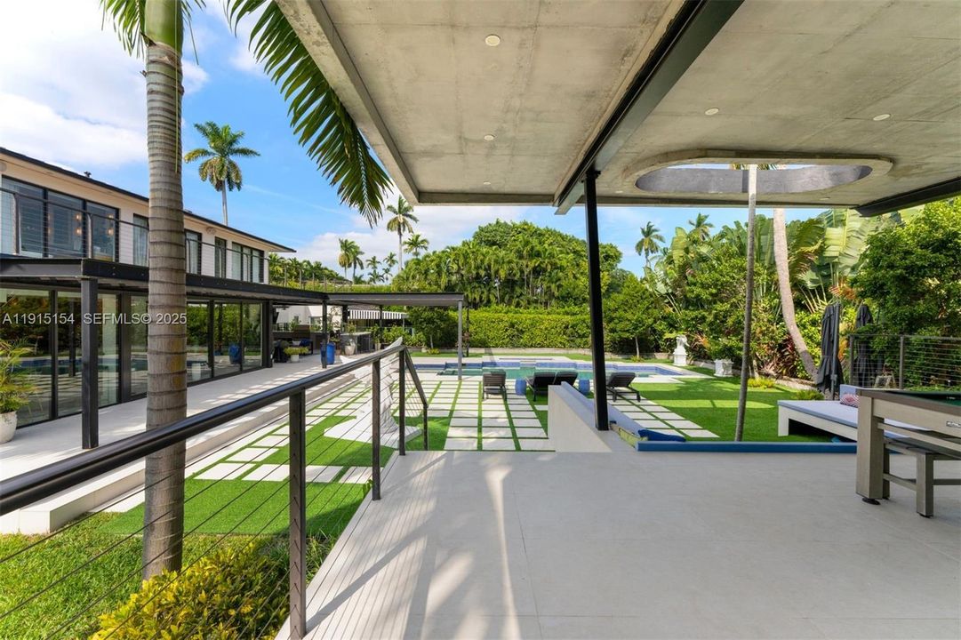 For Sale: $10,750,000 (5 beds, 6 baths, 6162 Square Feet)