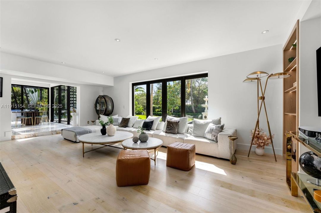 For Sale: $10,750,000 (5 beds, 6 baths, 6162 Square Feet)