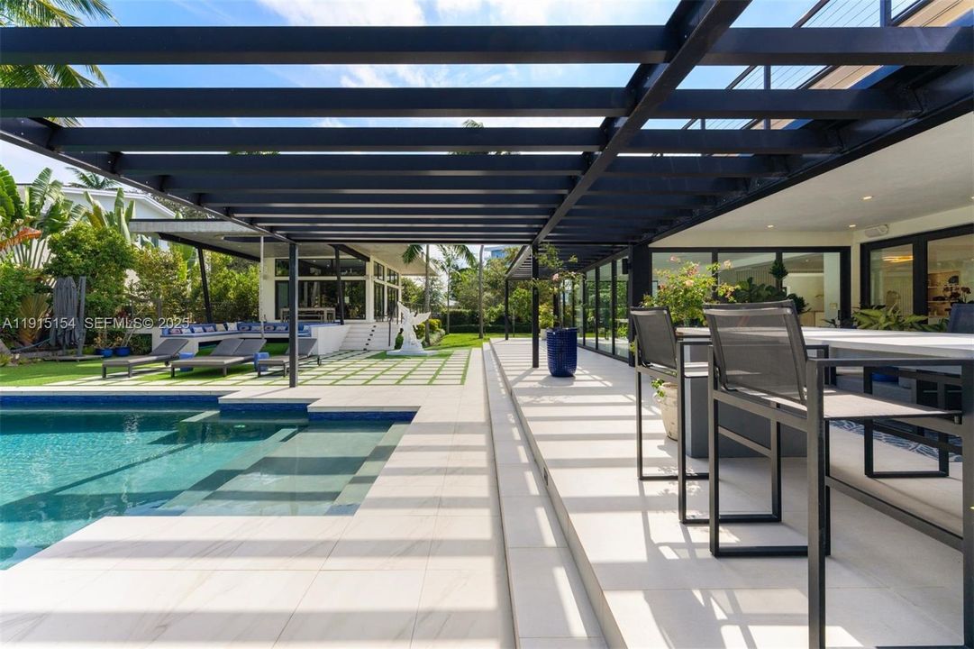 For Sale: $10,750,000 (5 beds, 6 baths, 6162 Square Feet)