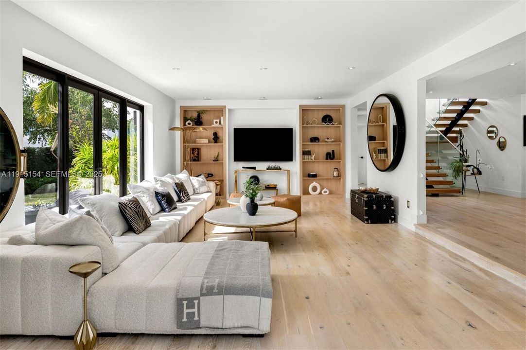 For Sale: $10,750,000 (5 beds, 6 baths, 6162 Square Feet)