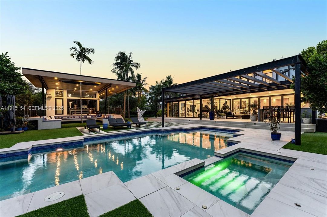 For Sale: $10,750,000 (5 beds, 6 baths, 6162 Square Feet)