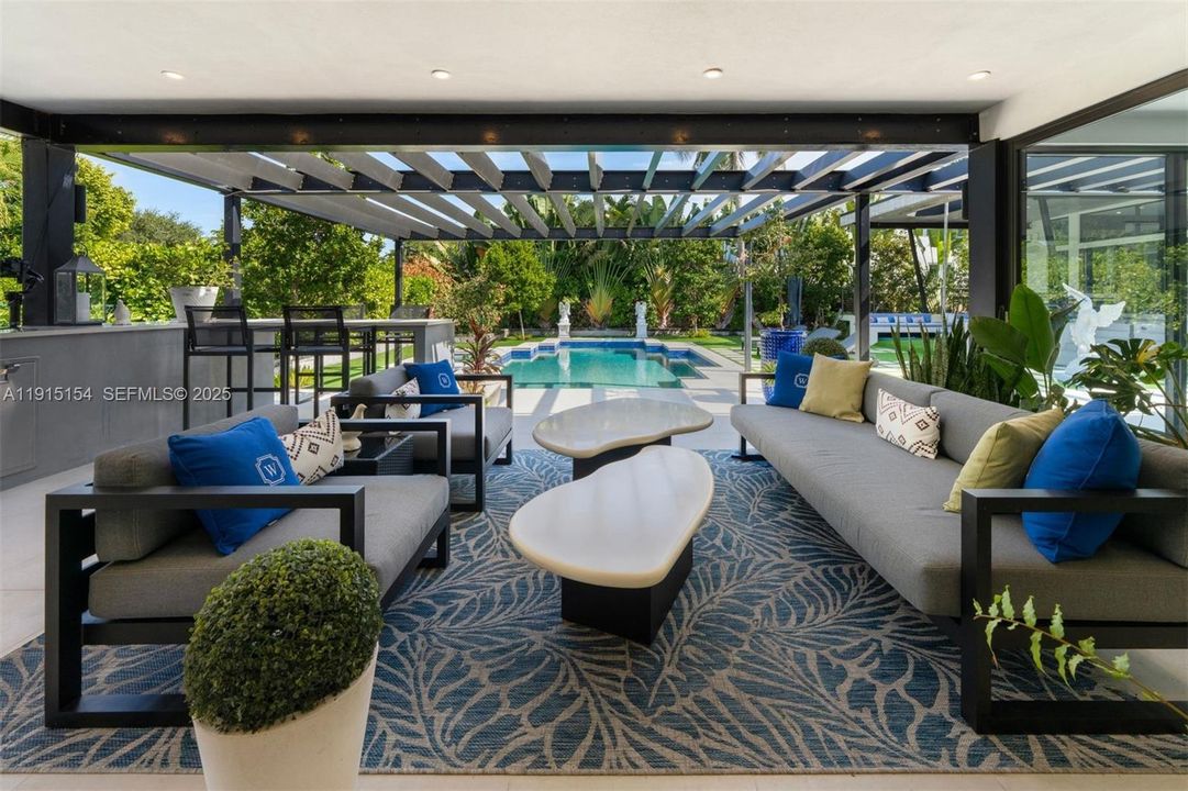 For Sale: $10,750,000 (5 beds, 6 baths, 6162 Square Feet)