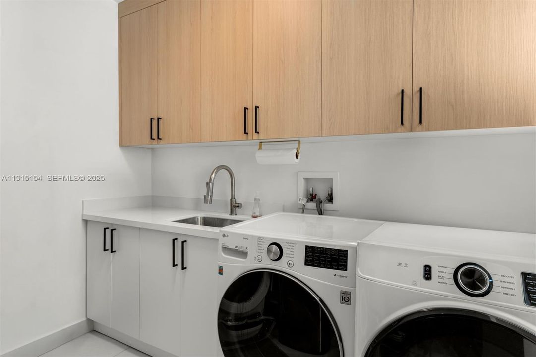 For Sale: $10,750,000 (5 beds, 6 baths, 6162 Square Feet)