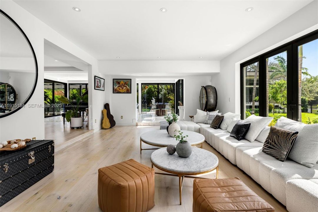 For Sale: $10,750,000 (5 beds, 6 baths, 6162 Square Feet)