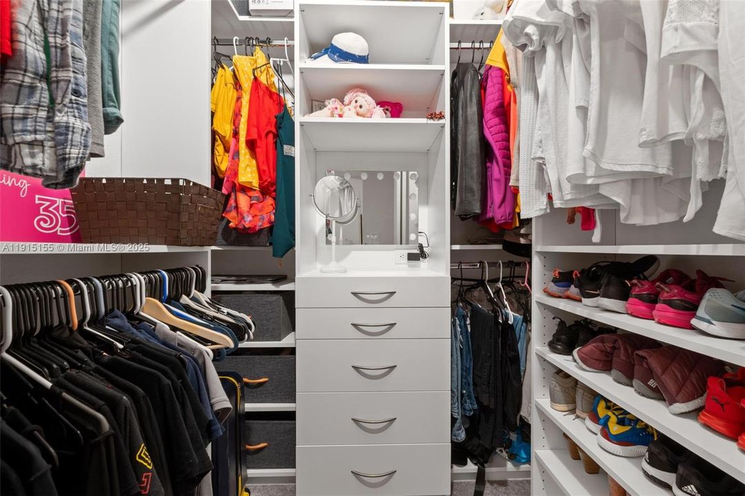 For Rent: $2,800 (3 beds, 2 baths, 1483 Square Feet)