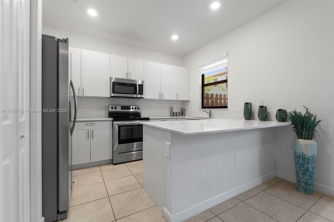 For Rent: $2,800 (3 beds, 2 baths, 1483 Square Feet)