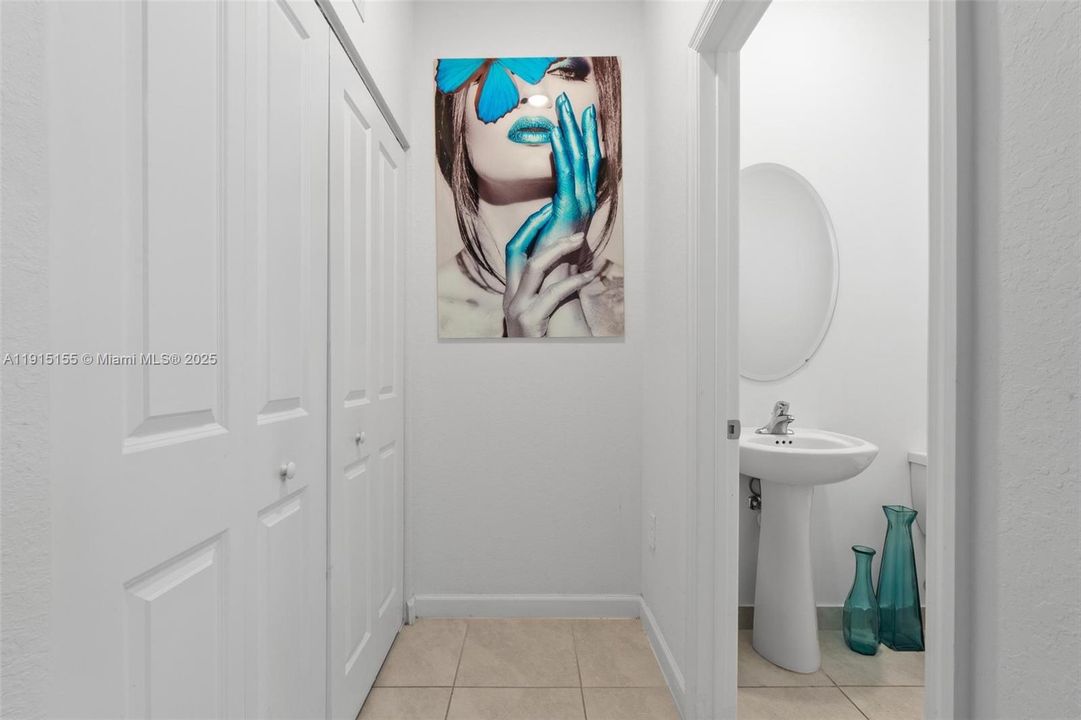 For Rent: $2,800 (3 beds, 2 baths, 1483 Square Feet)