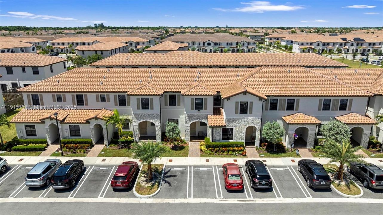 For Rent: $2,800 (3 beds, 2 baths, 1483 Square Feet)