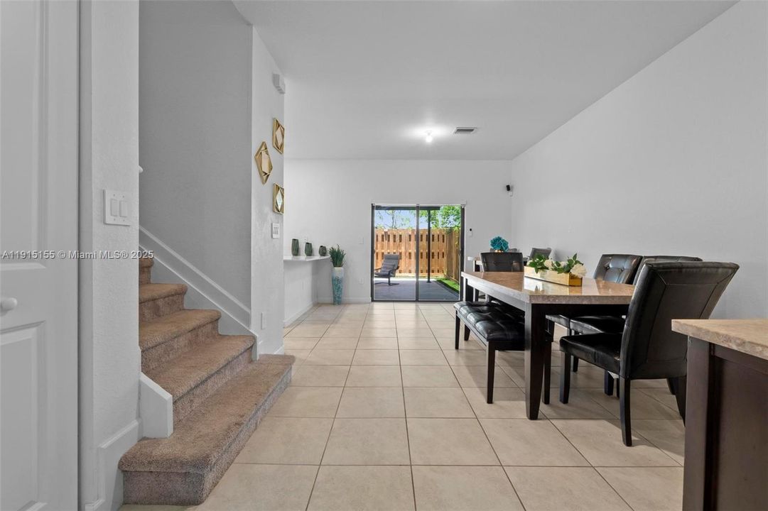 For Rent: $2,800 (3 beds, 2 baths, 1483 Square Feet)