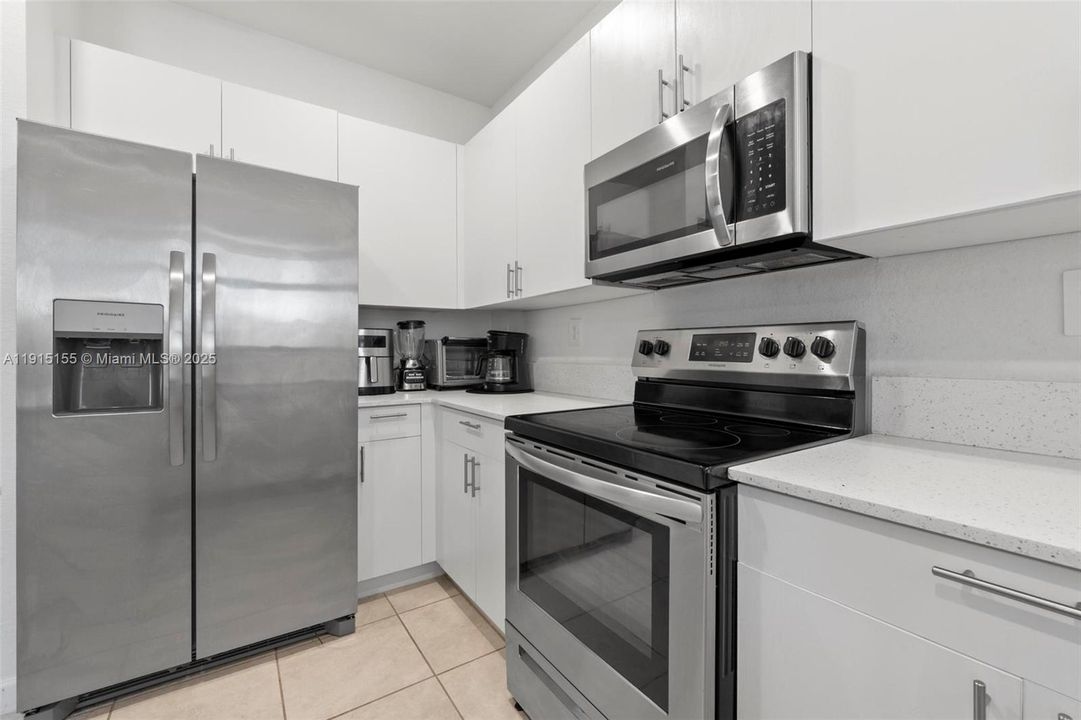 For Rent: $2,800 (3 beds, 2 baths, 1483 Square Feet)
