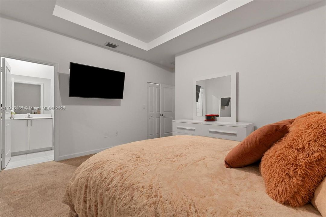 For Rent: $2,800 (3 beds, 2 baths, 1483 Square Feet)