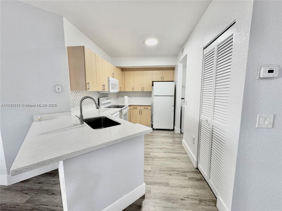 En Venta: $220,000 (1 camas, 1 baños, 878 Pies cuadrados)