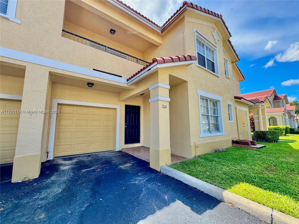 En Venta: $220,000 (1 camas, 1 baños, 878 Pies cuadrados)