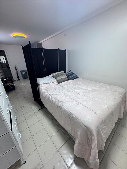 For Rent: $1,300 (0 beds, 1 baths, 2018 Square Feet)