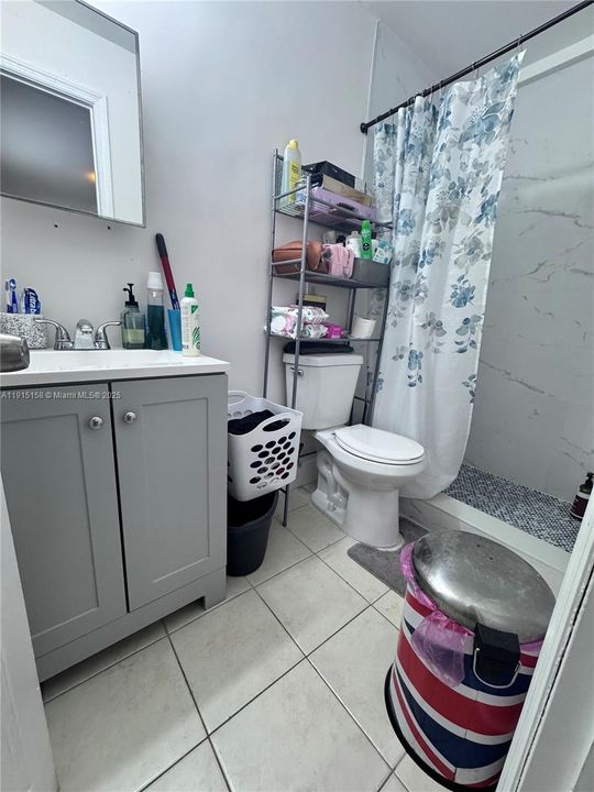 For Rent: $1,300 (0 beds, 1 baths, 2018 Square Feet)