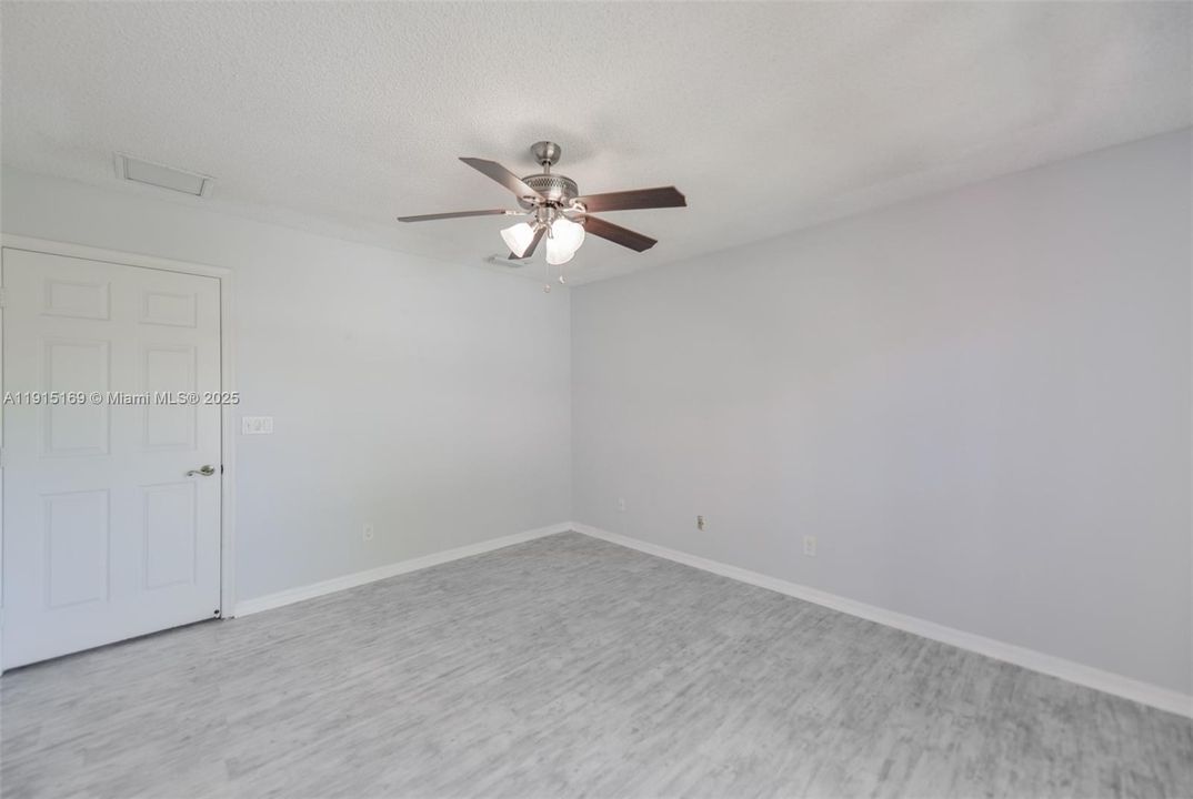 En Venta: $850,000 (5 camas, 3 baños, 2879 Pies cuadrados)