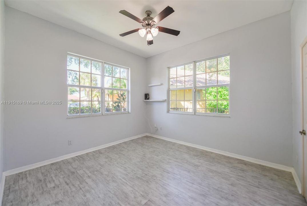 En Venta: $850,000 (5 camas, 3 baños, 2879 Pies cuadrados)