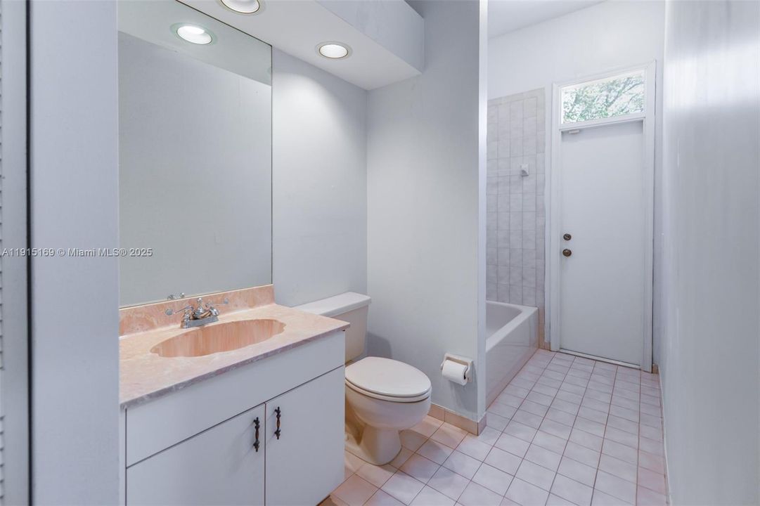 En Venta: $850,000 (5 camas, 3 baños, 2879 Pies cuadrados)