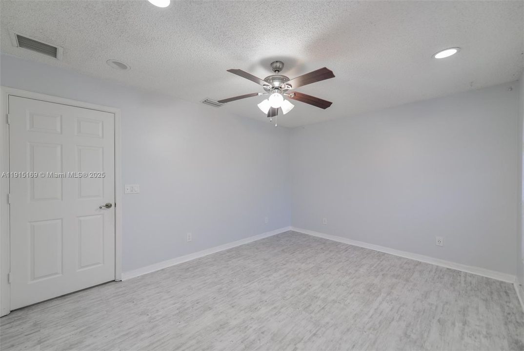 En Venta: $850,000 (5 camas, 3 baños, 2879 Pies cuadrados)