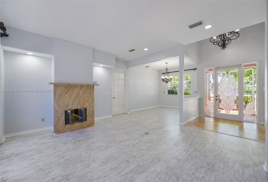 En Venta: $850,000 (5 camas, 3 baños, 2879 Pies cuadrados)