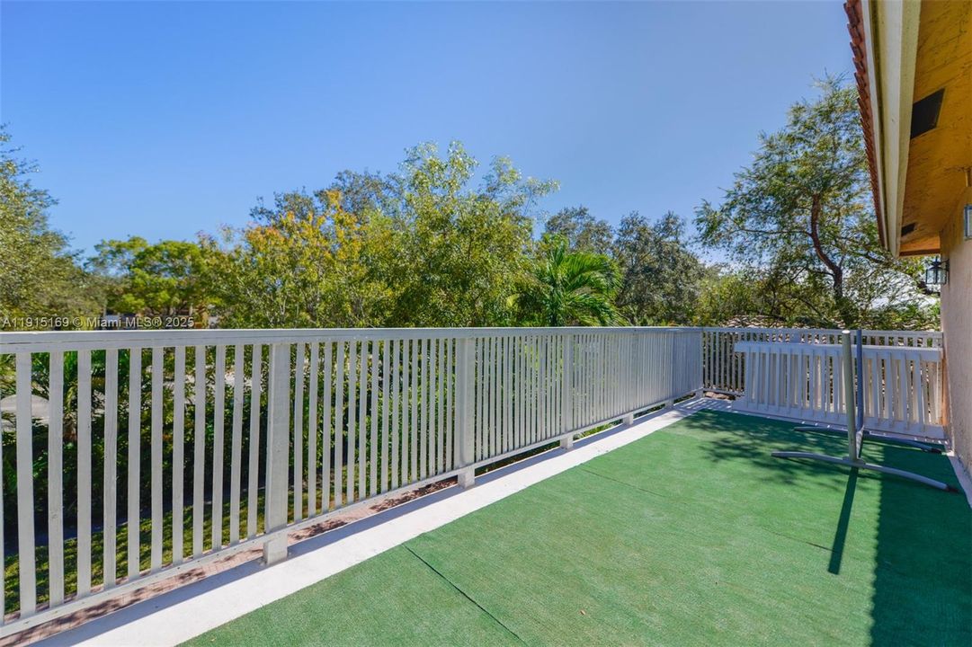 En Venta: $850,000 (5 camas, 3 baños, 2879 Pies cuadrados)