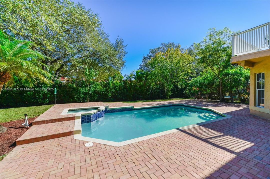 En Venta: $850,000 (5 camas, 3 baños, 2879 Pies cuadrados)