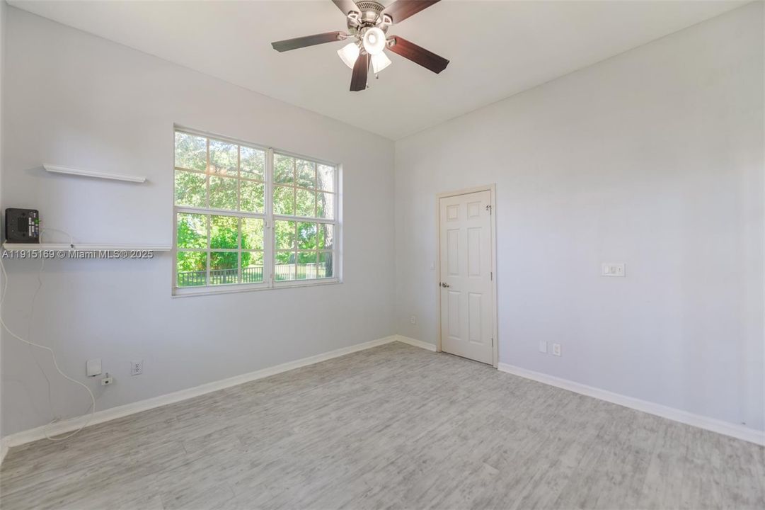 En Venta: $850,000 (5 camas, 3 baños, 2879 Pies cuadrados)