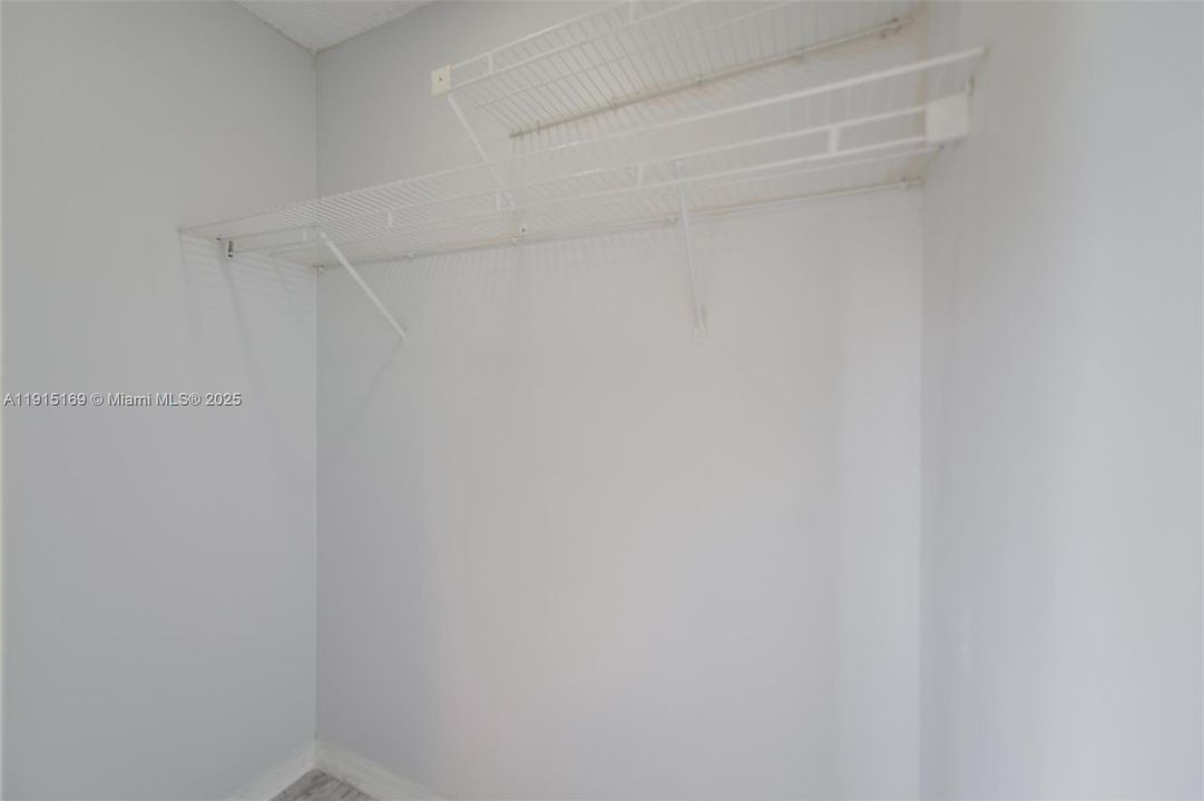 En Venta: $850,000 (5 camas, 3 baños, 2879 Pies cuadrados)