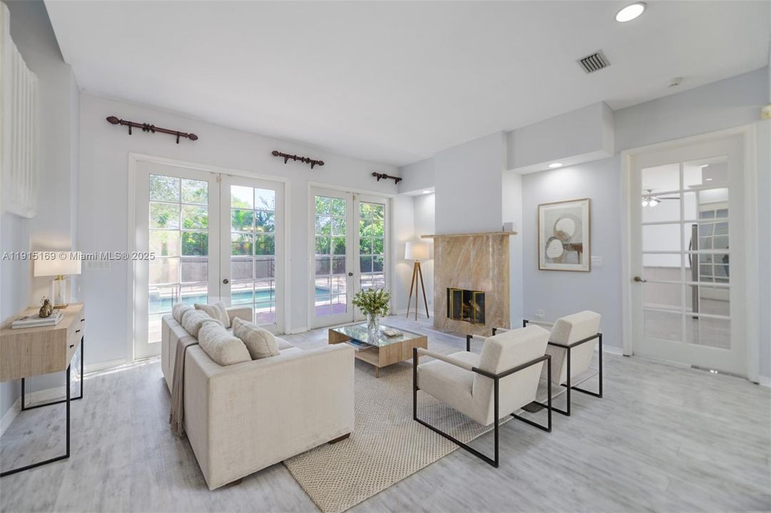 En Venta: $850,000 (5 camas, 3 baños, 2879 Pies cuadrados)