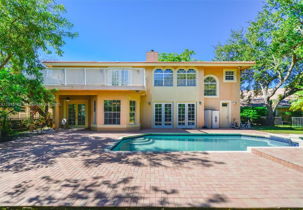 En Venta: $850,000 (5 camas, 3 baños, 2879 Pies cuadrados)