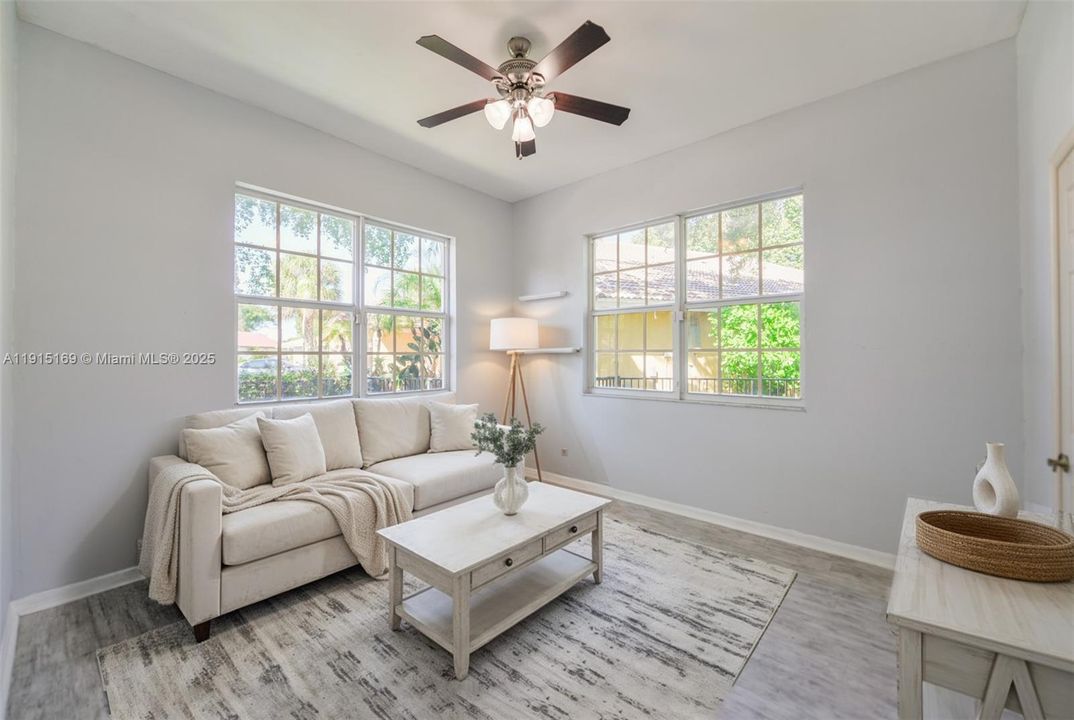 En Venta: $850,000 (5 camas, 3 baños, 2879 Pies cuadrados)