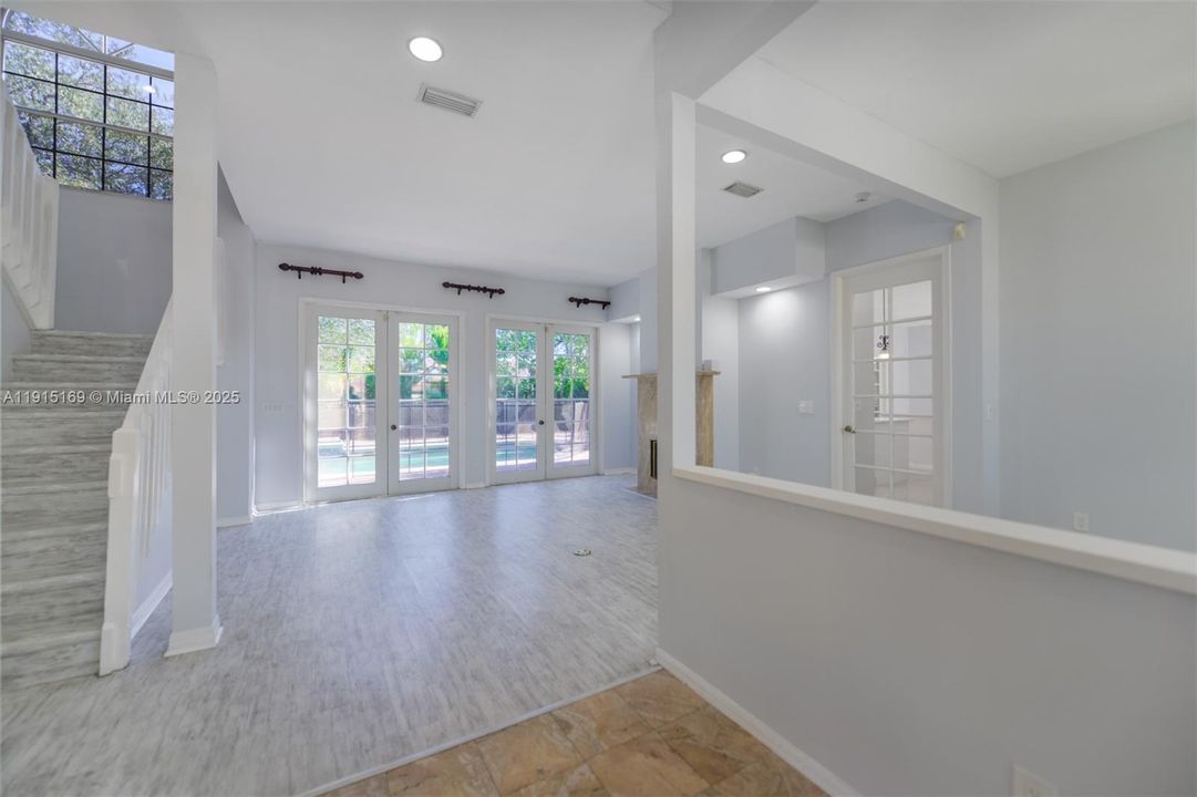 En Venta: $850,000 (5 camas, 3 baños, 2879 Pies cuadrados)