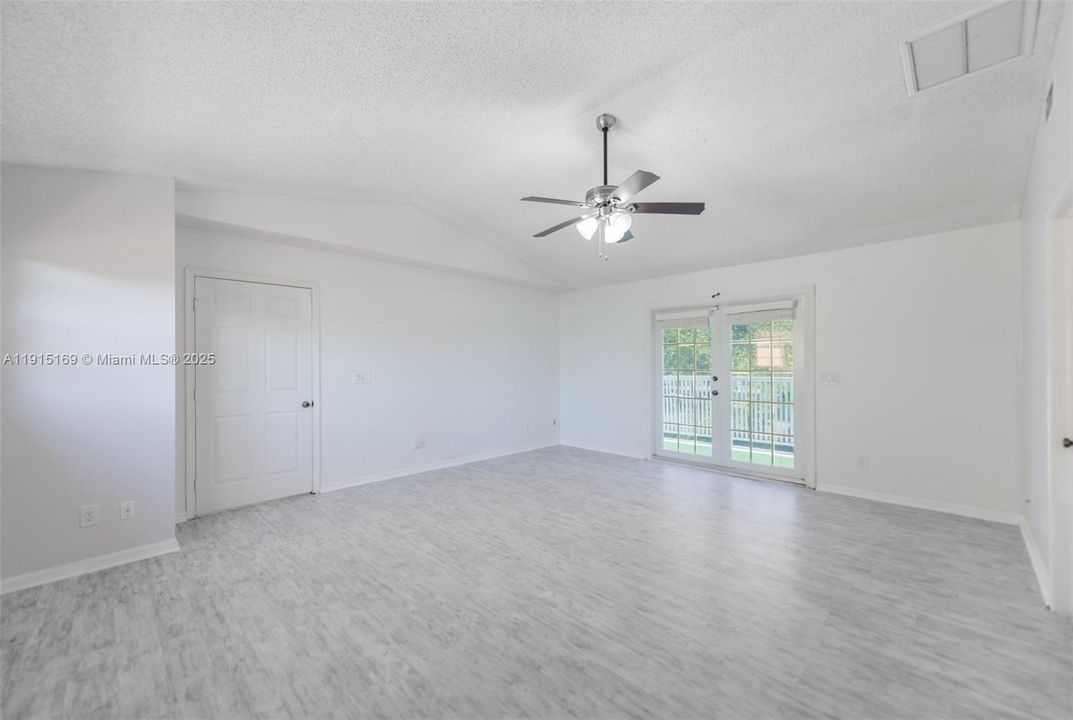 En Venta: $850,000 (5 camas, 3 baños, 2879 Pies cuadrados)