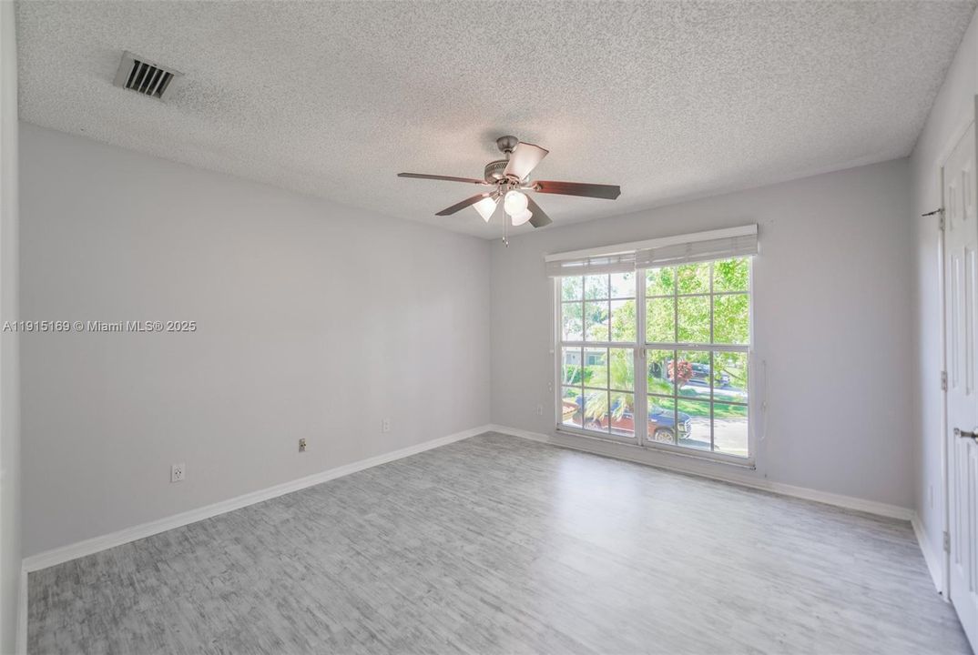 En Venta: $850,000 (5 camas, 3 baños, 2879 Pies cuadrados)