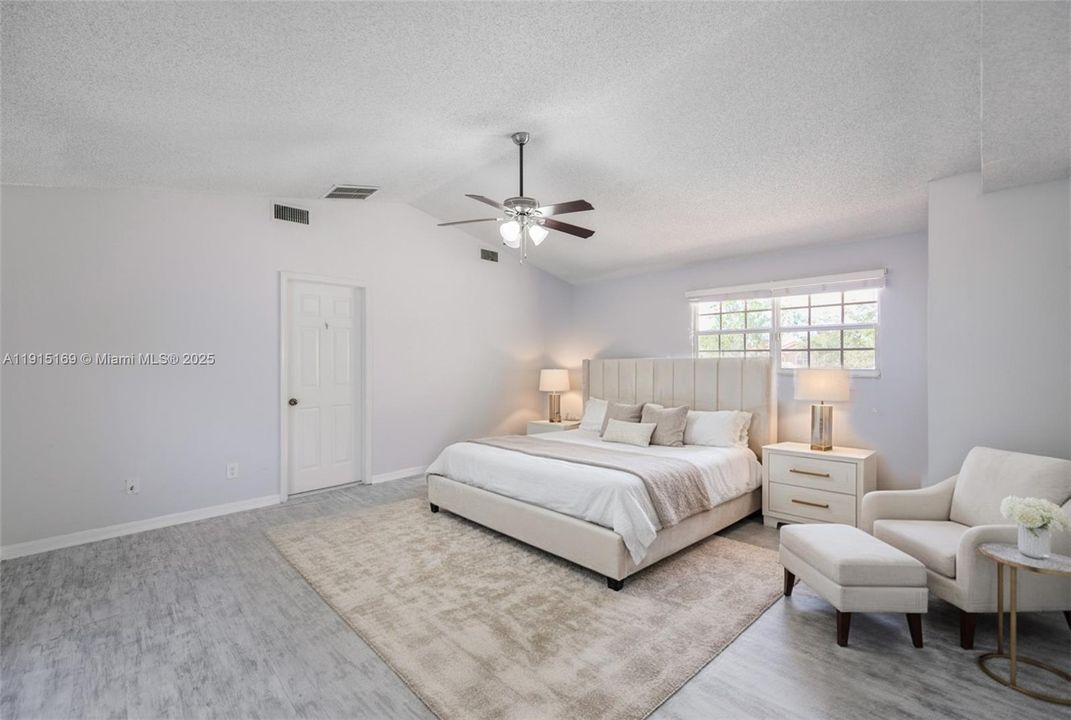 En Venta: $850,000 (5 camas, 3 baños, 2879 Pies cuadrados)