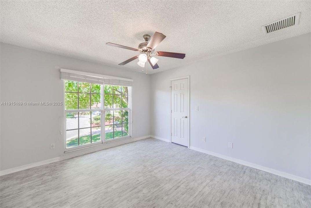 En Venta: $850,000 (5 camas, 3 baños, 2879 Pies cuadrados)