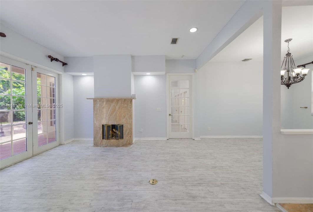 En Venta: $850,000 (5 camas, 3 baños, 2879 Pies cuadrados)