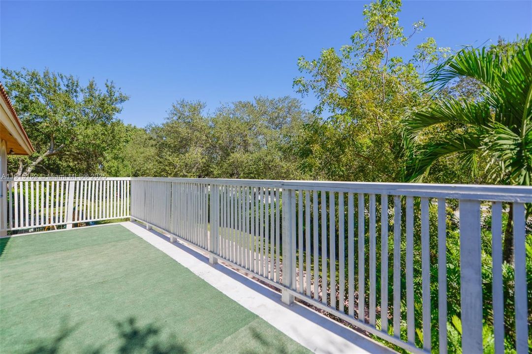 En Venta: $850,000 (5 camas, 3 baños, 2879 Pies cuadrados)