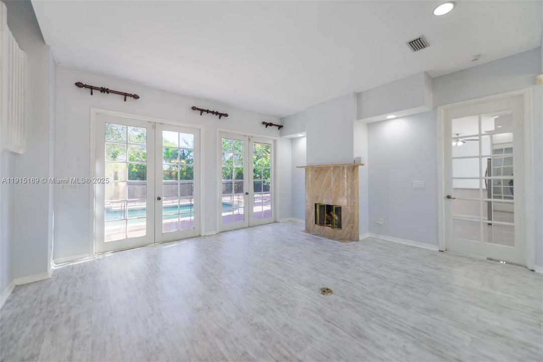 En Venta: $850,000 (5 camas, 3 baños, 2879 Pies cuadrados)